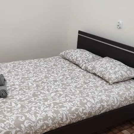 Lilia House فندق بوزنان