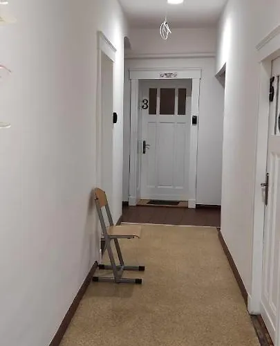 Lilia House فندق بوزنان