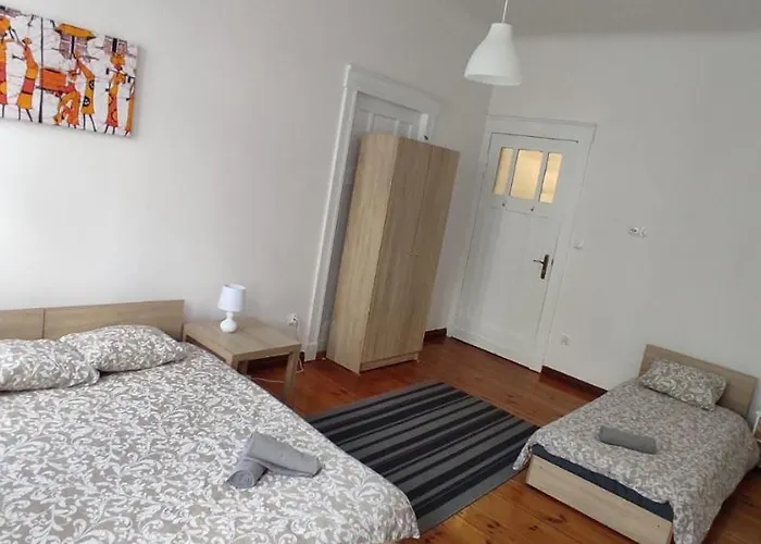 Lilia House فندق *